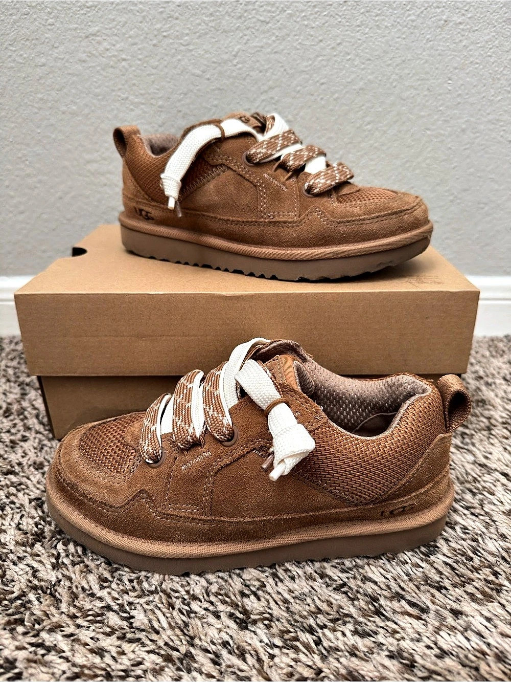 UGG Lowmel Sneakers Brown lace up shoes US 2